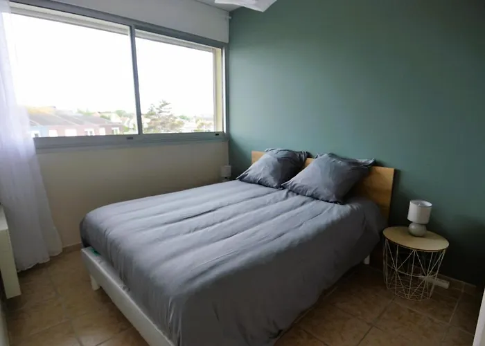 Au Pied De La - Balcon - Parking Apartament